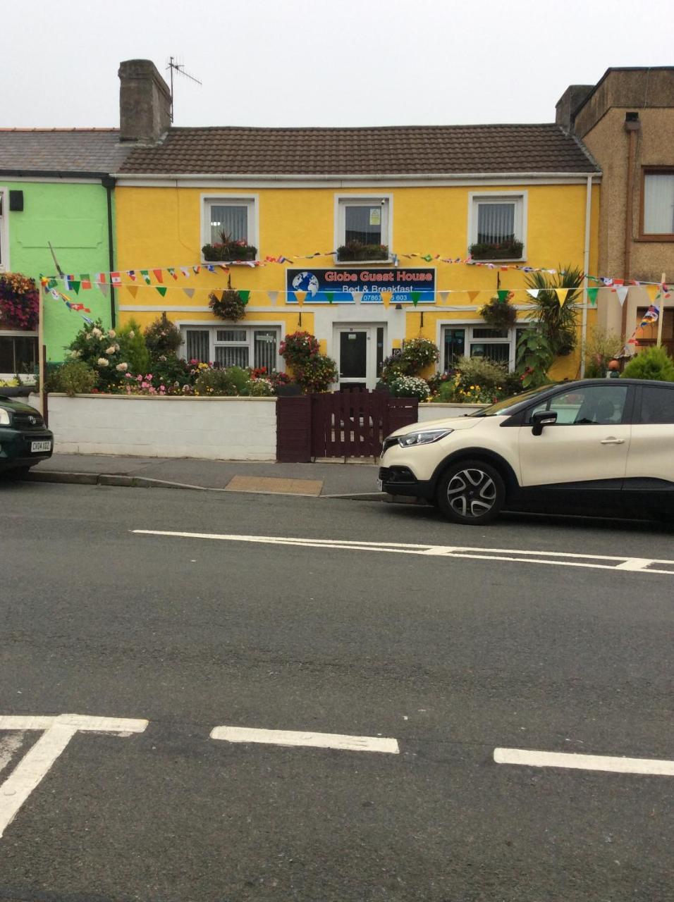 Globe Guesthouse Burry Port Exterior photo